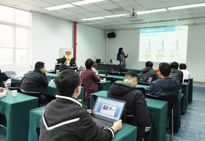 華數(shù)機器人1 X應用編程職業(yè)技能等級證書師資培訓火熱進行中